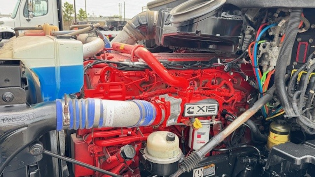 2019 Kenworth T680 - image 15