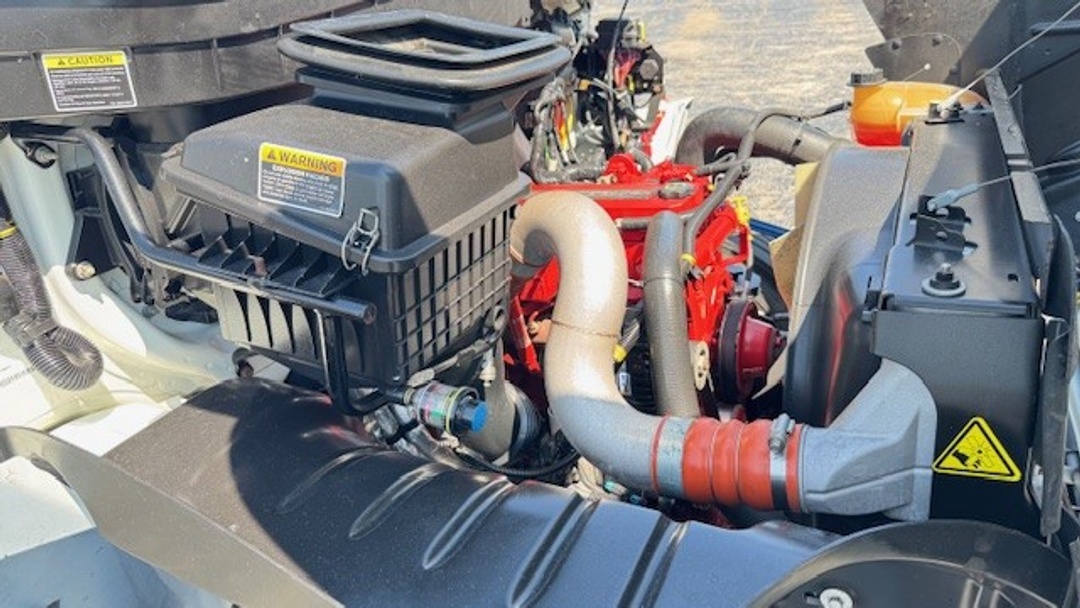 2018 International 4300 - image 13