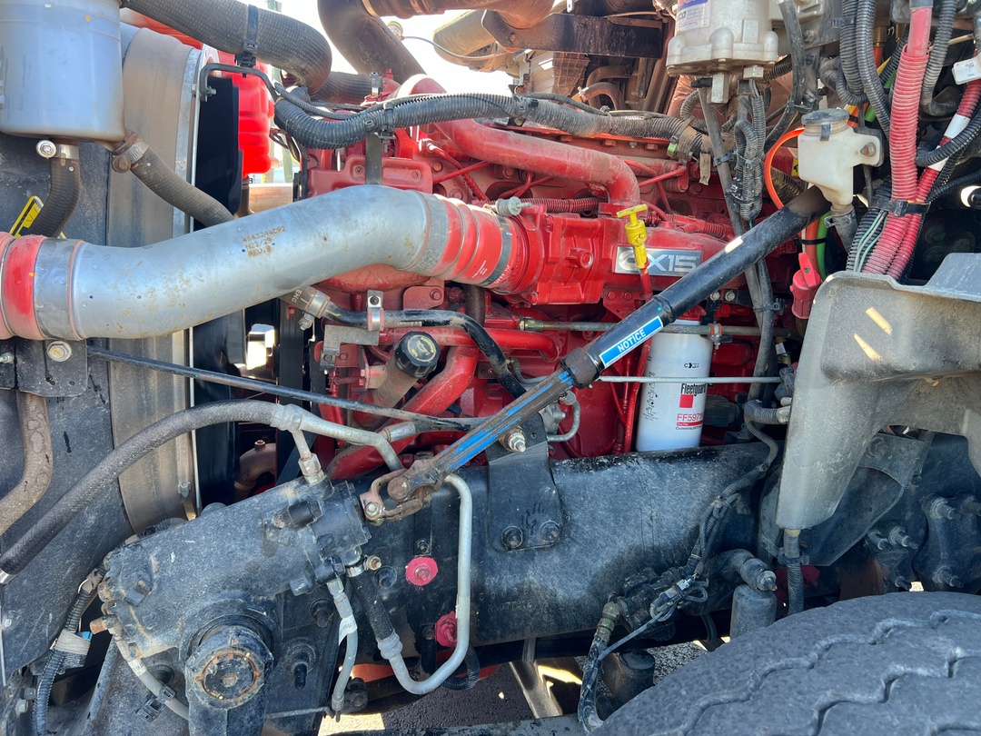 2024 International HX - image 36