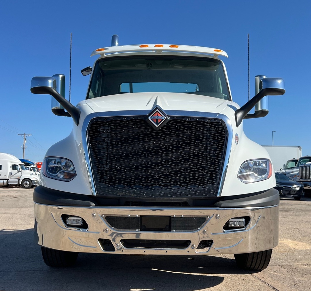 2025 International LT - image 5