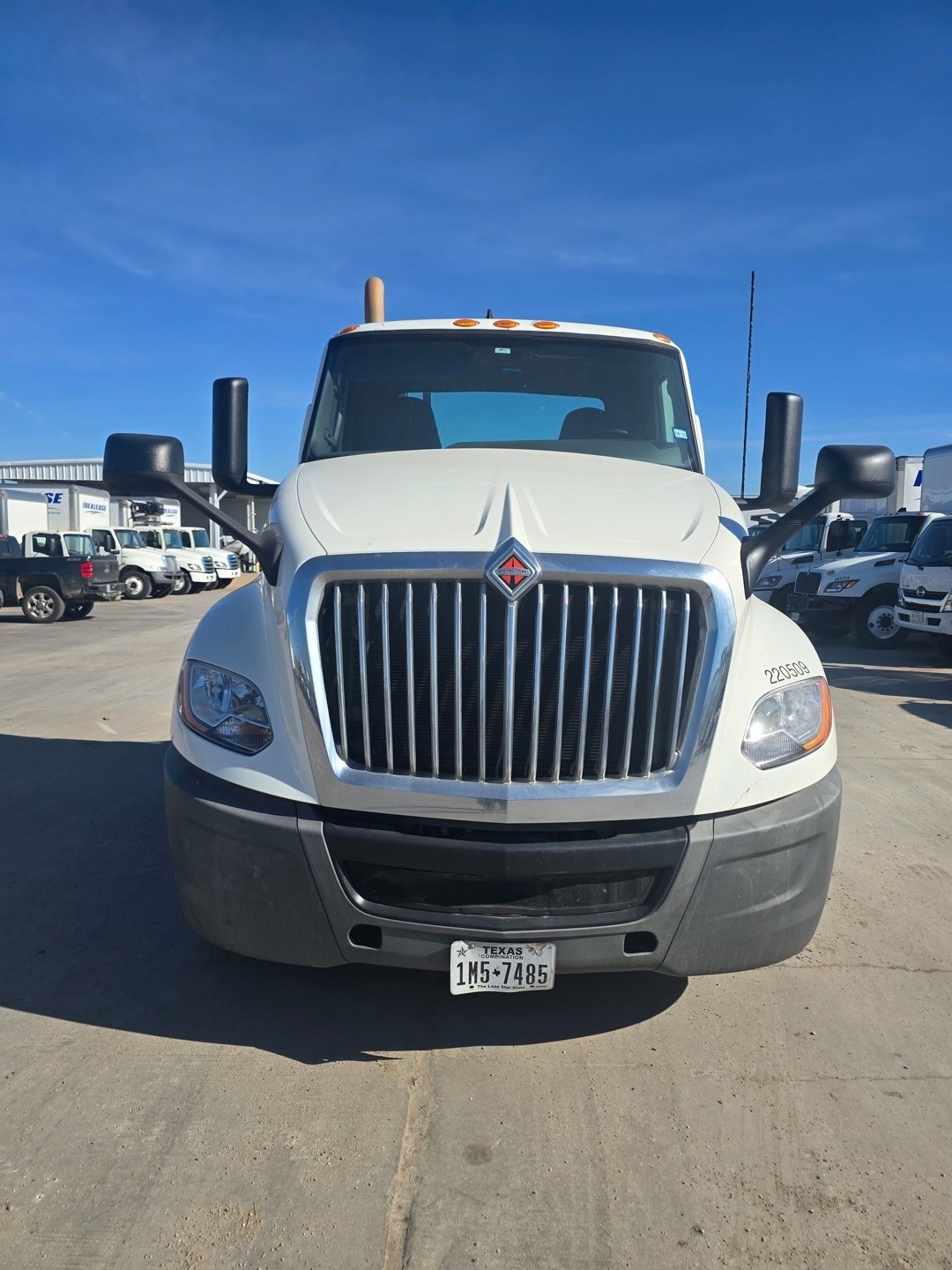 2020 International LT in AUSTIN, TX — photo 2