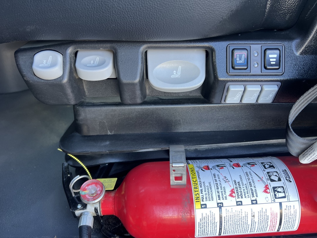 2024 International HX - image 27