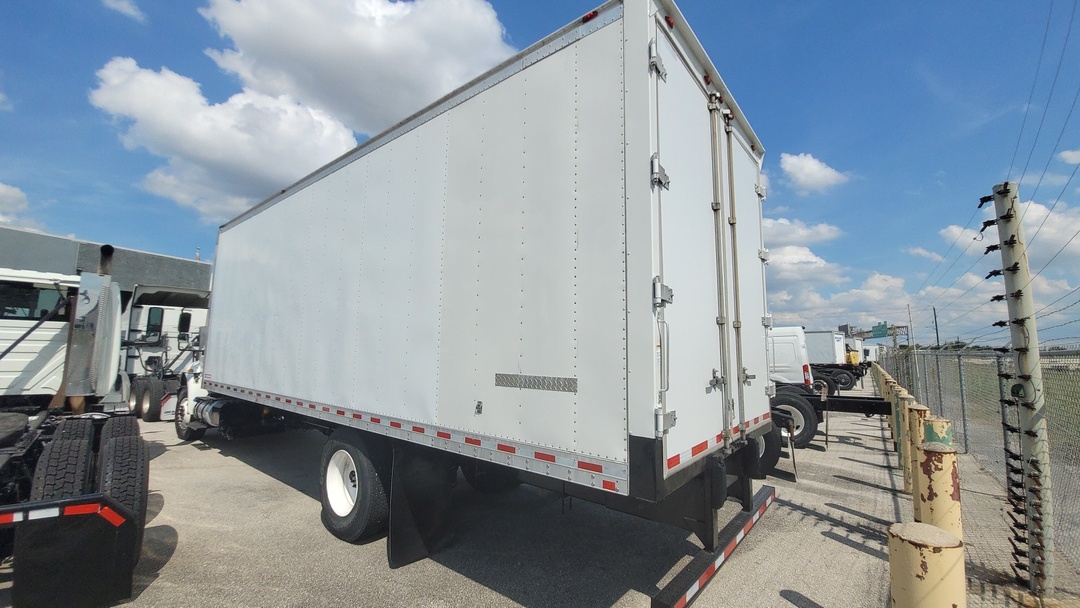 2019 International 4300 - image 3