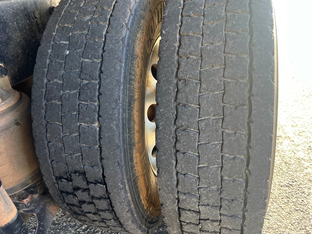 2009 International - image 5