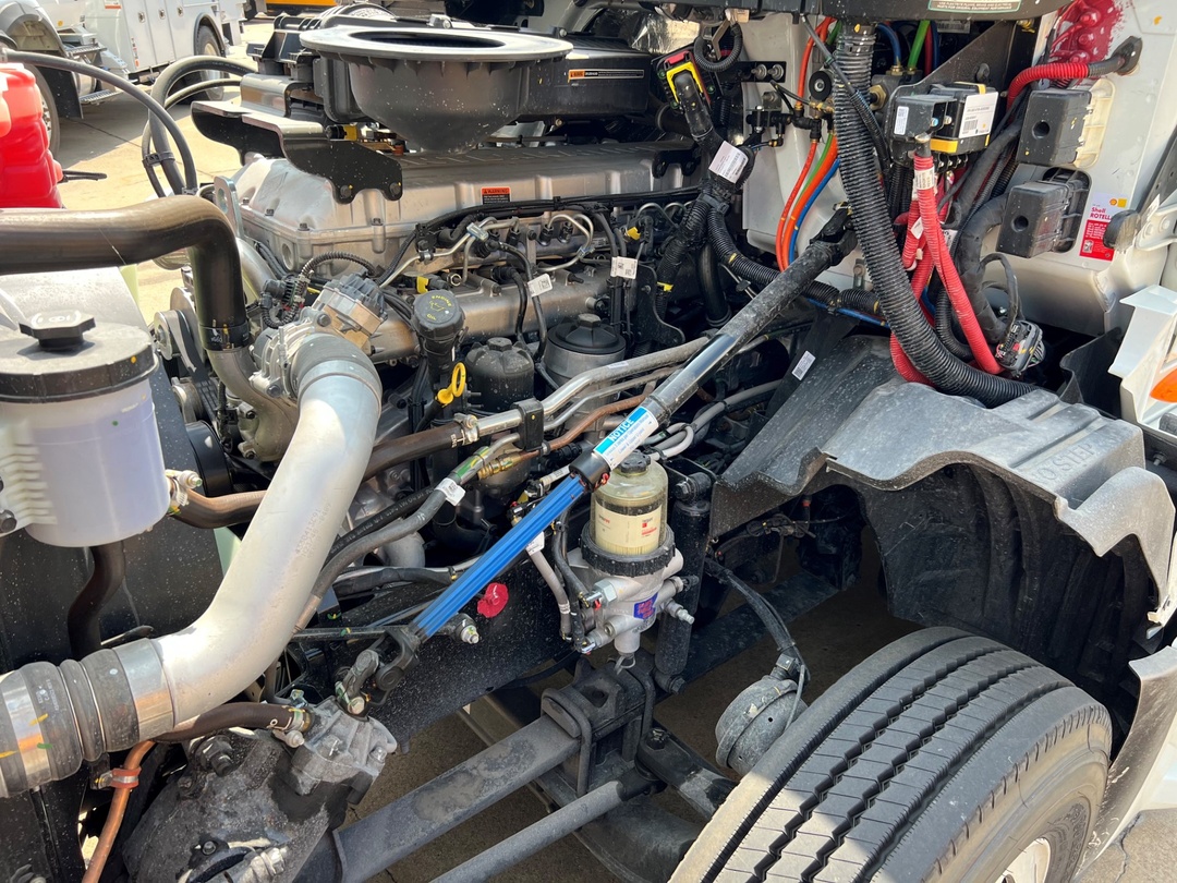 2024 International LT - image 9