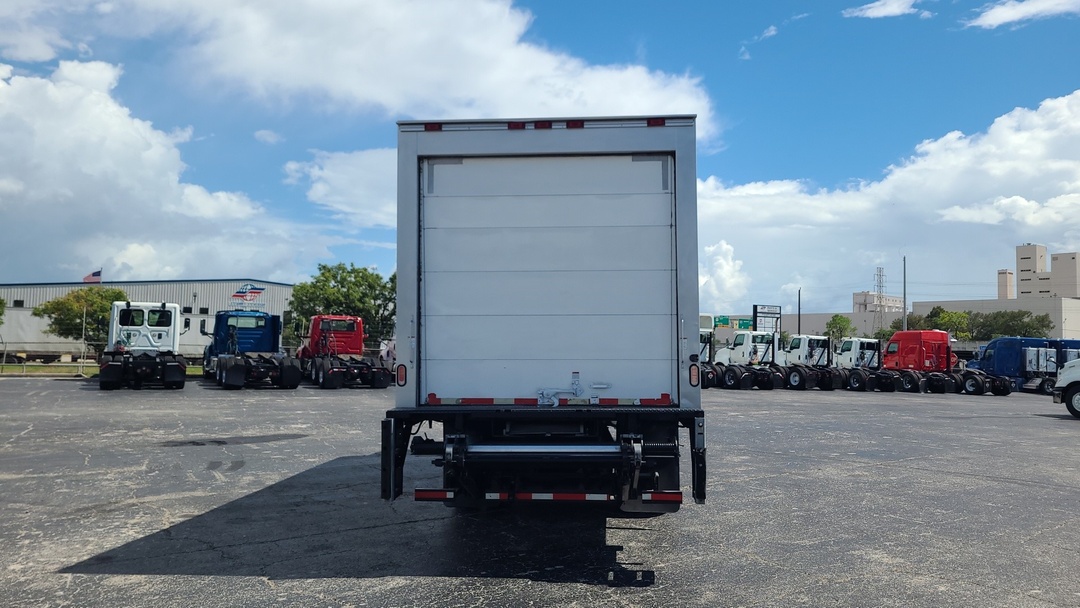 2019 International MV - image 13