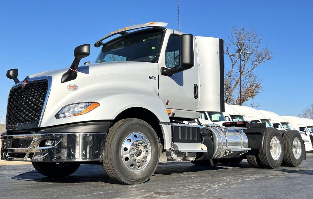 2025 International LT - image 1