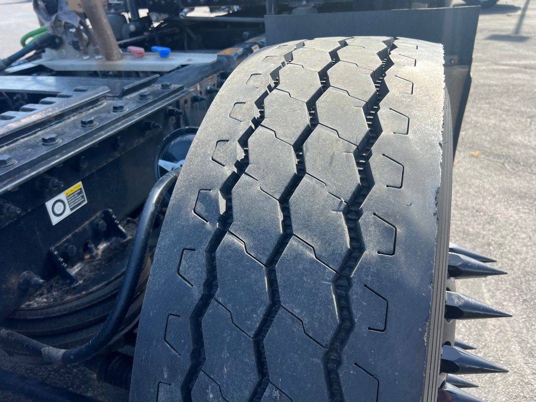 2023 Peterbilt 389 - image 24