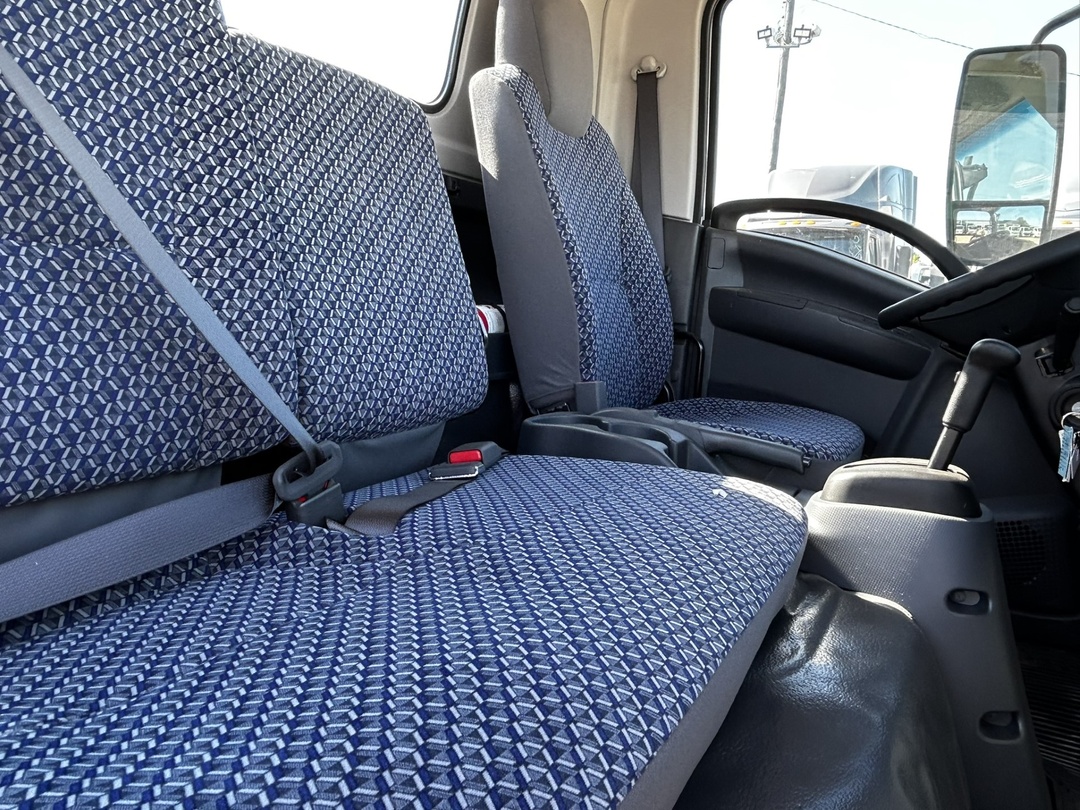 2025 Isuzu NRR - image 6