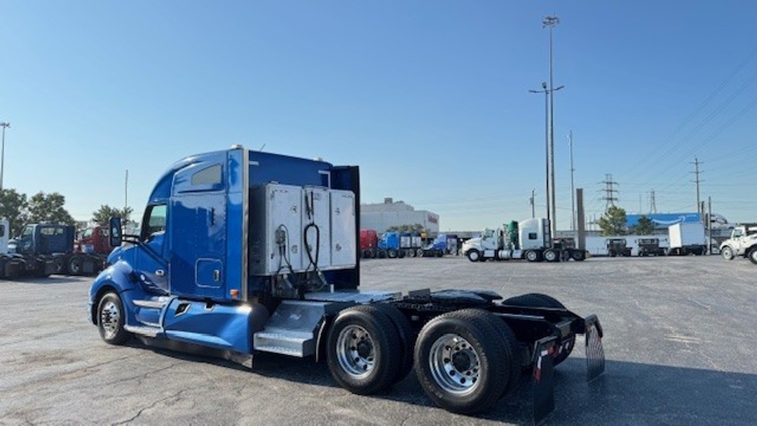 2021 Kenworth T680 - image 7