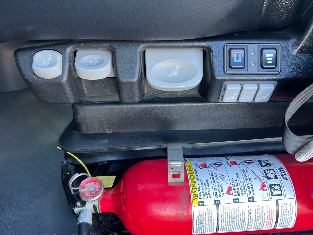 2024 International HX - image 26