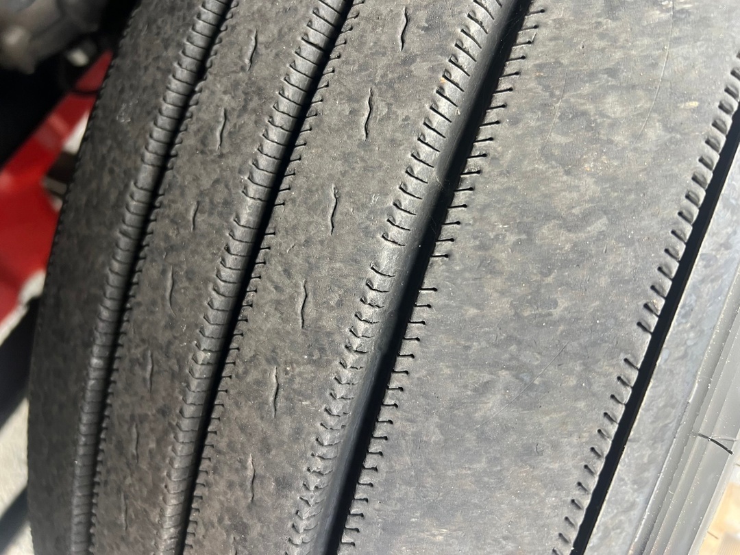 2022 International LT - image 11