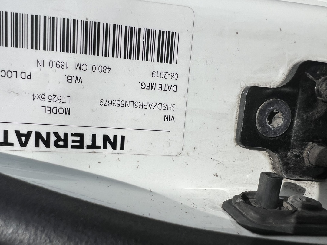 2020 International LT - image 12