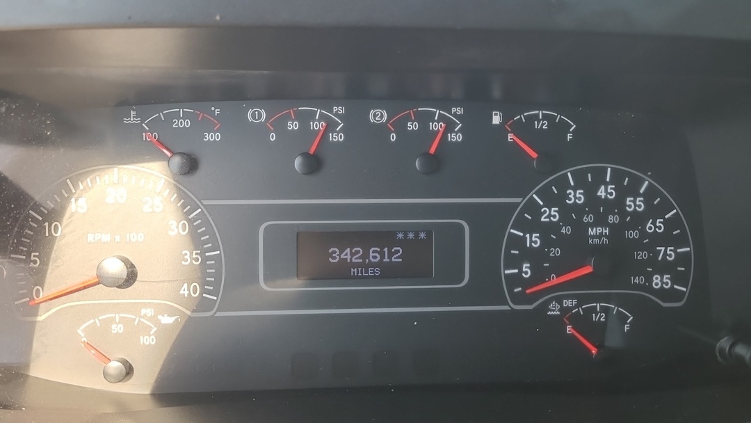 2020 International MV - image 4