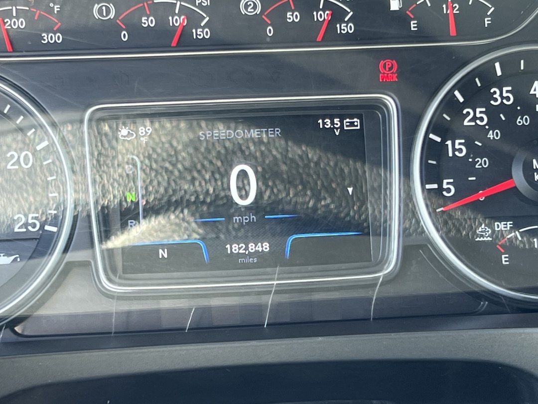 2022 International LT - image 15