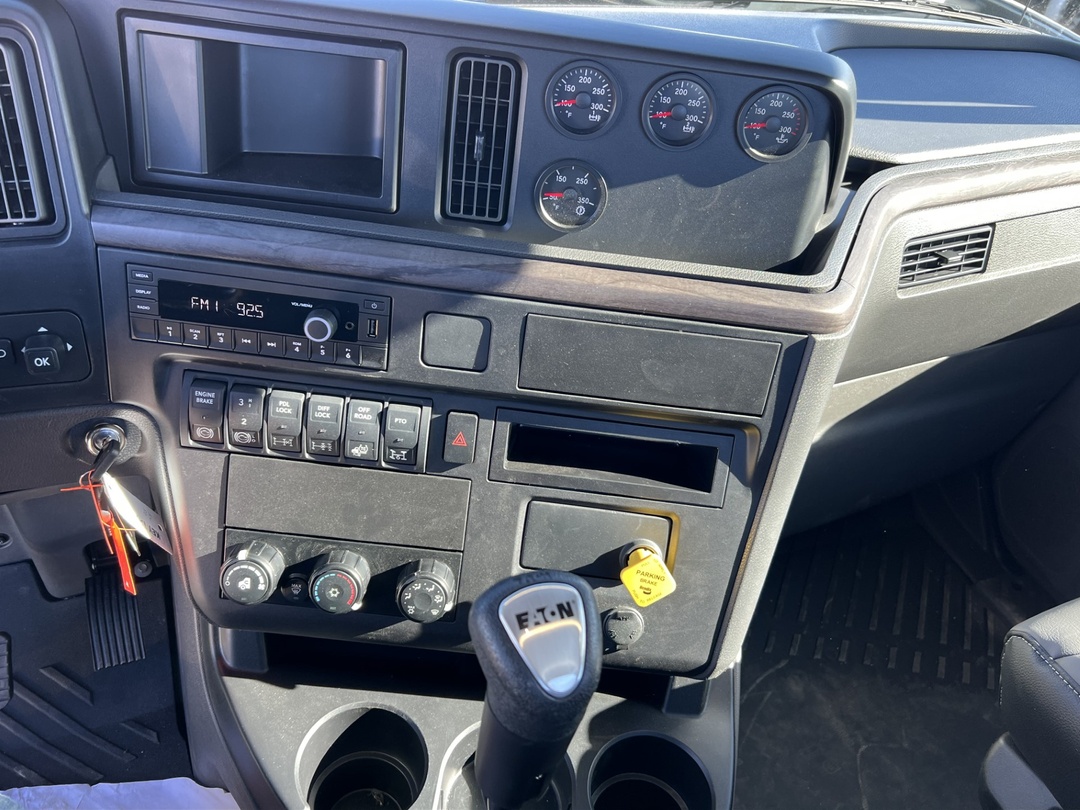 2026 International - image 14