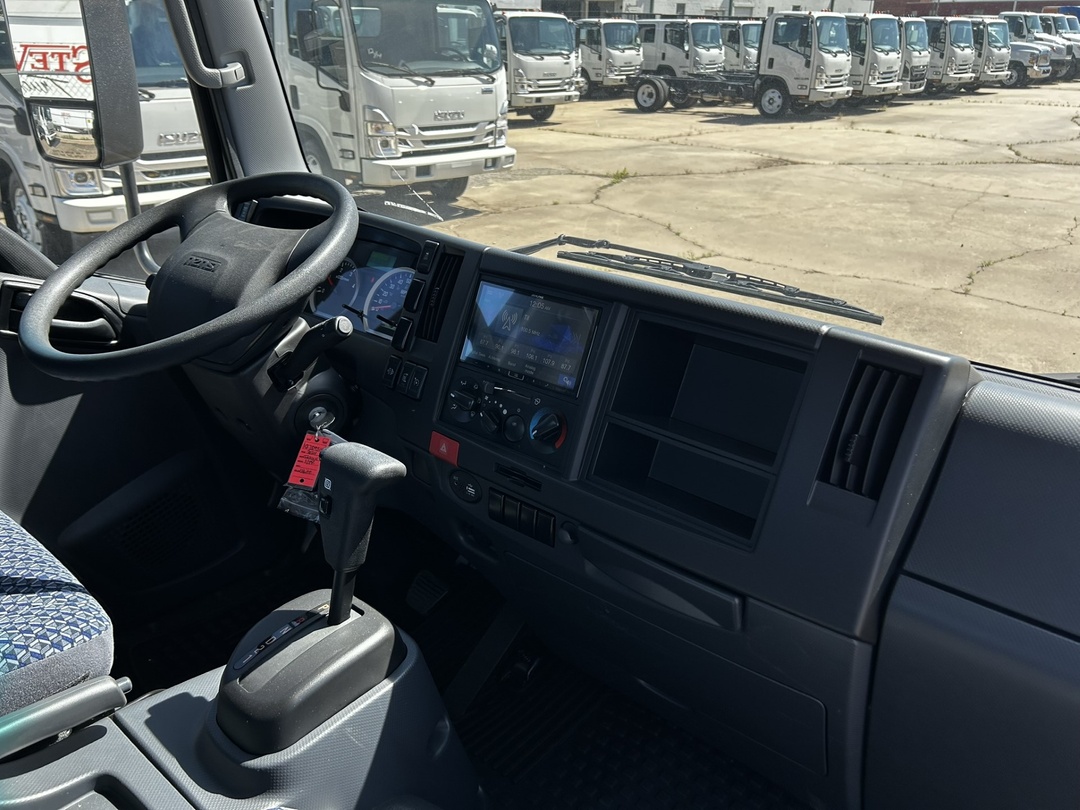 2024 Isuzu NRR - image 7
