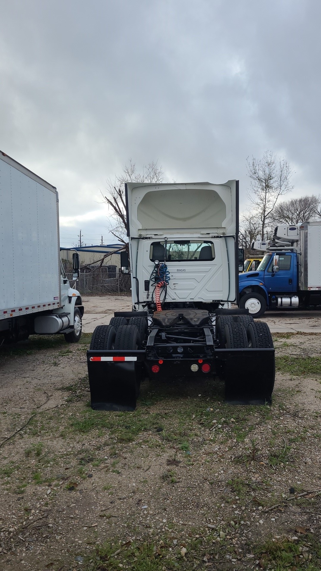 2018 International LT - image 4