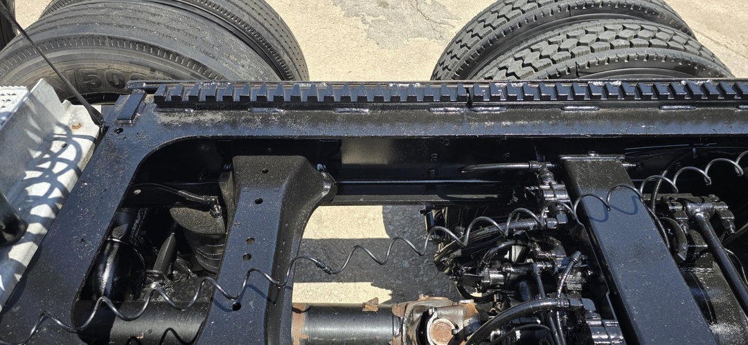 2015 Peterbilt 567 - image 8