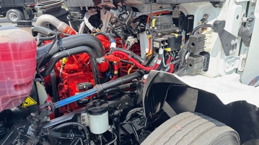 2018 International 4300 - image 12