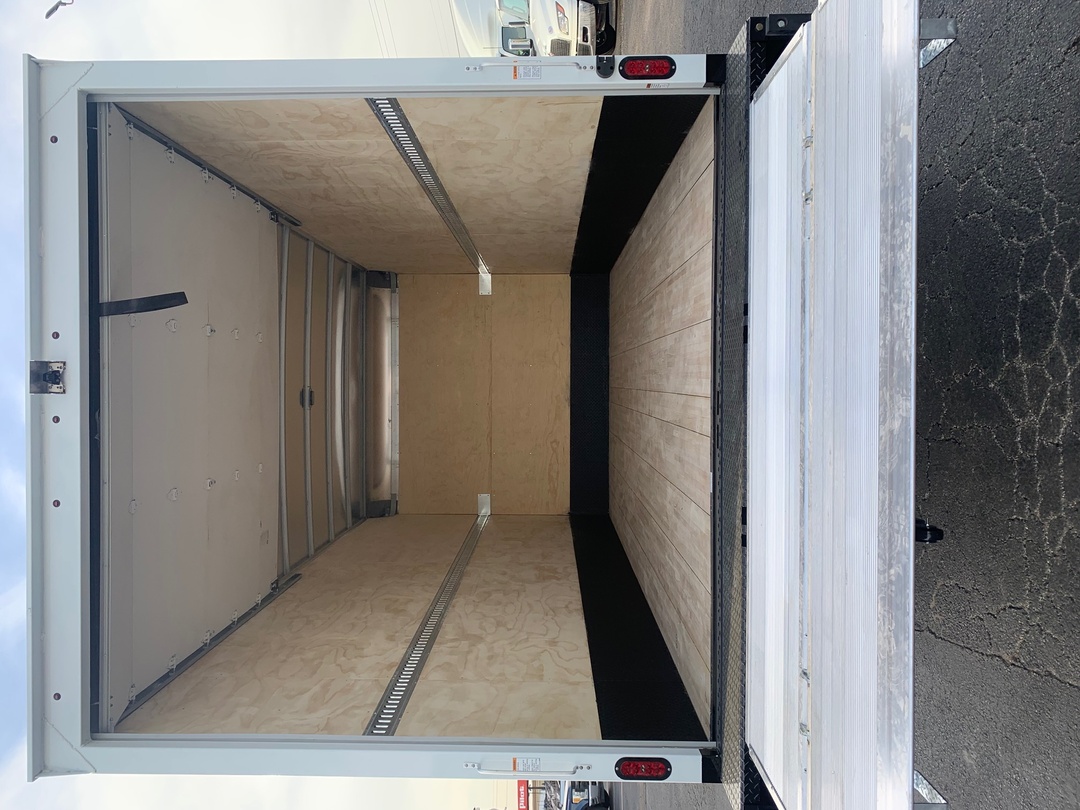 2024 Isuzu NRR - image 14