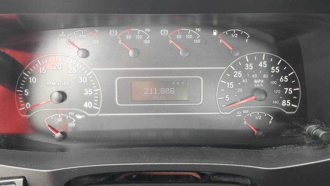 2020 International MV - image 3