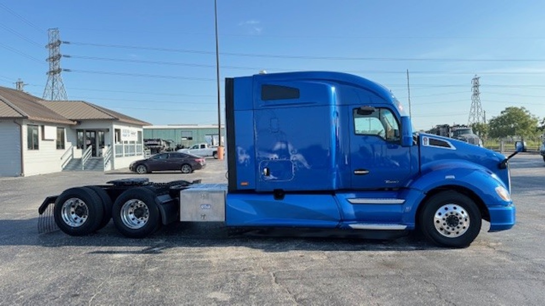 2021 Kenworth T680 - image 4