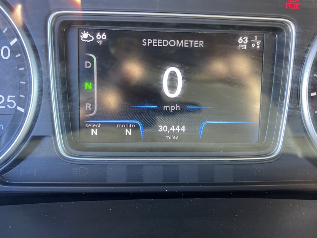 2024 International HX - image 31